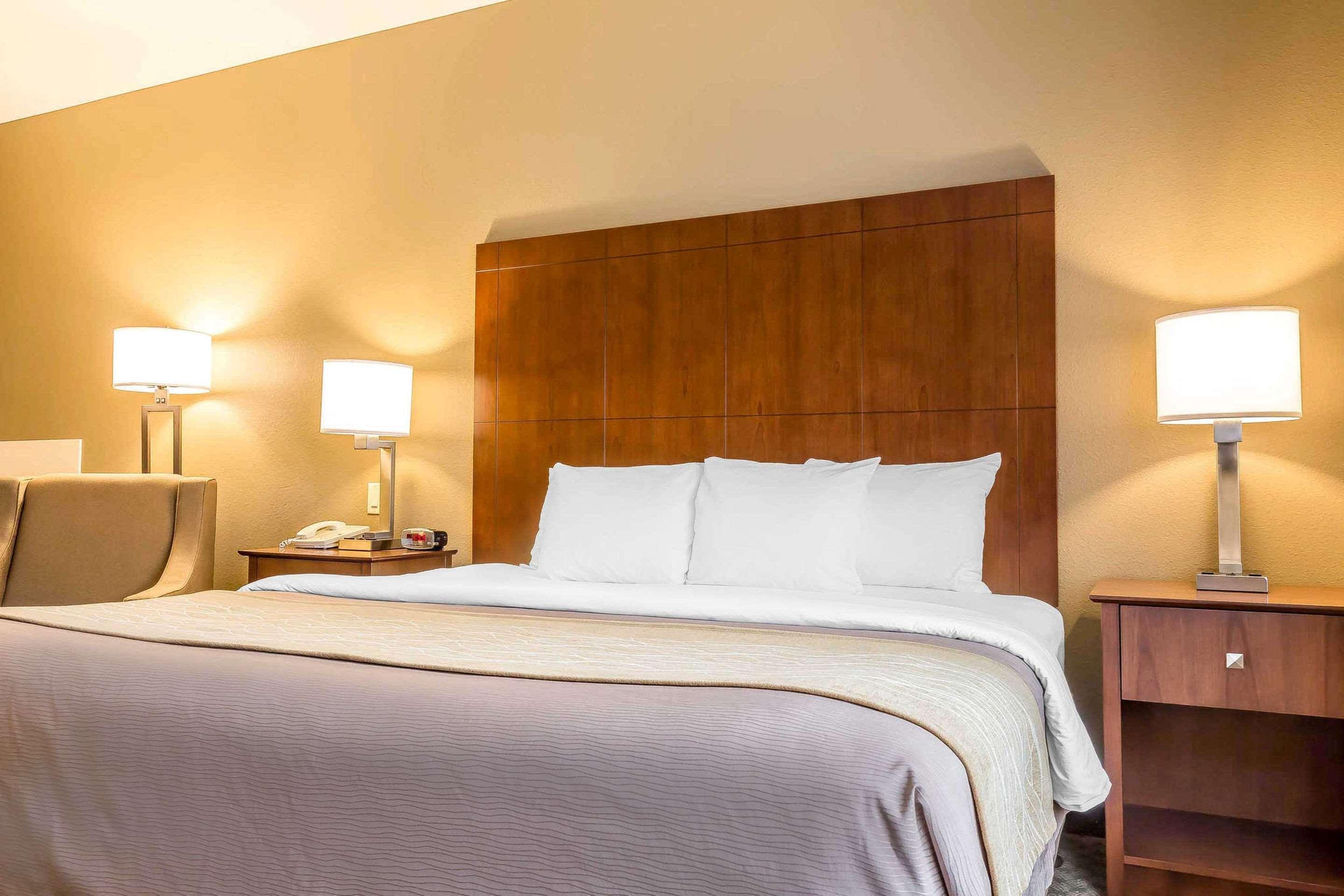 Comfort Inn & Suites East Moline Near I-80 Esterno foto