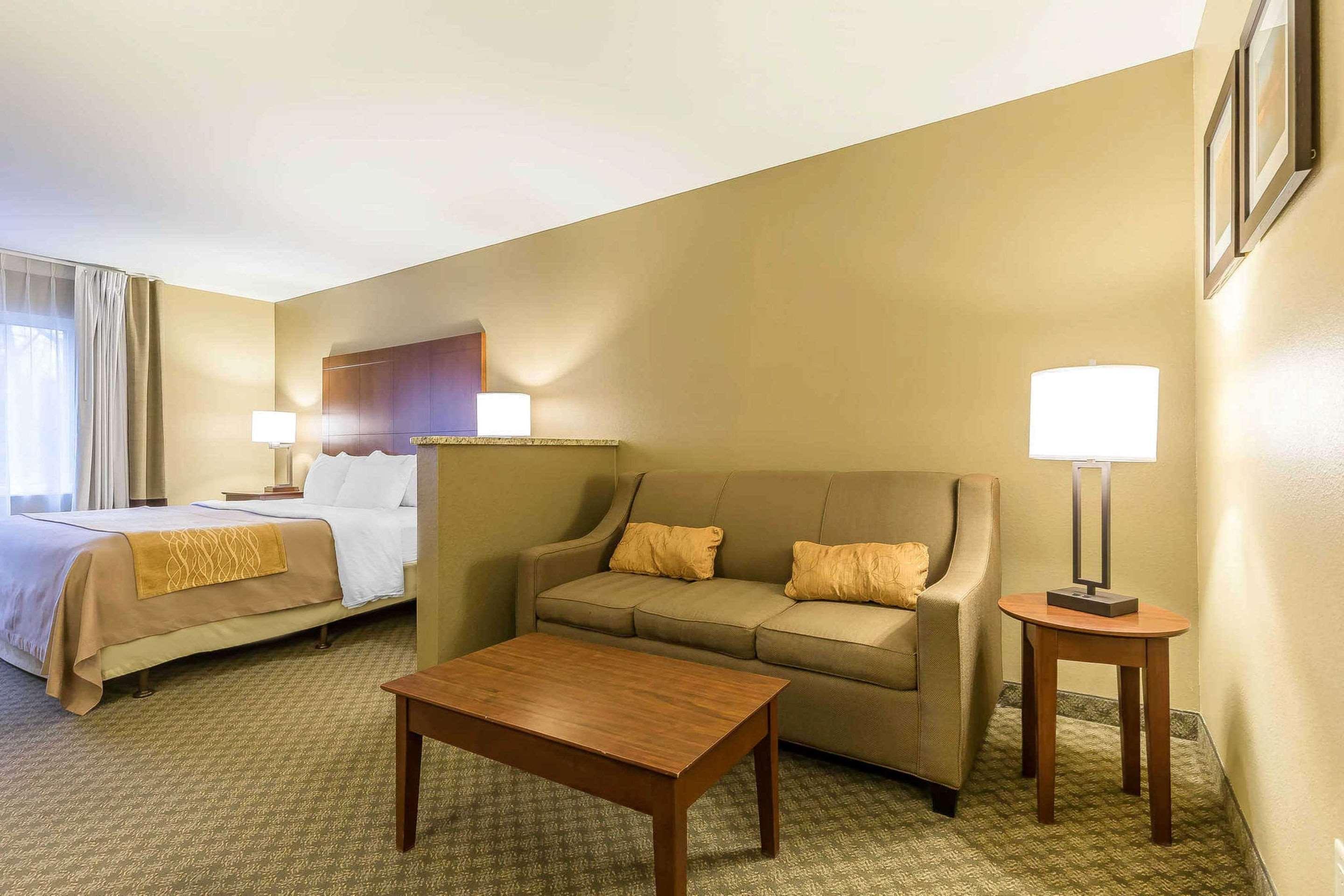 Comfort Inn & Suites East Moline Near I-80 Esterno foto
