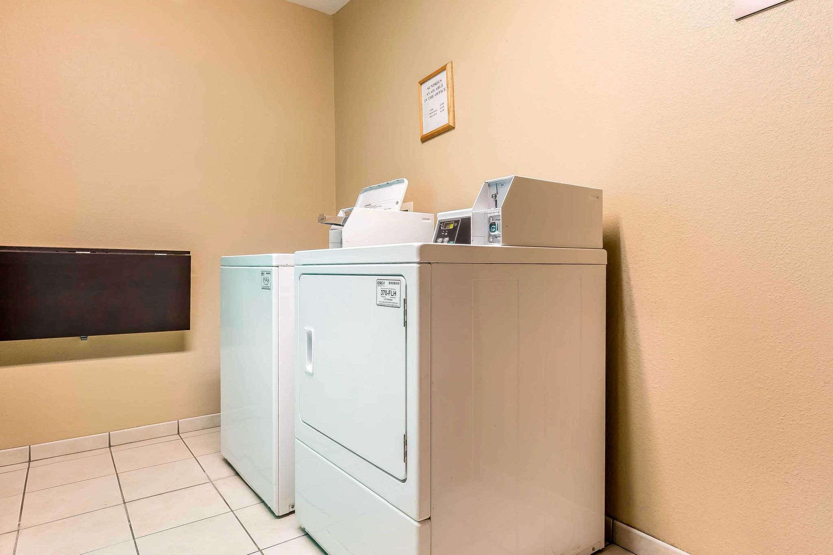 Comfort Inn & Suites East Moline Near I-80 Esterno foto