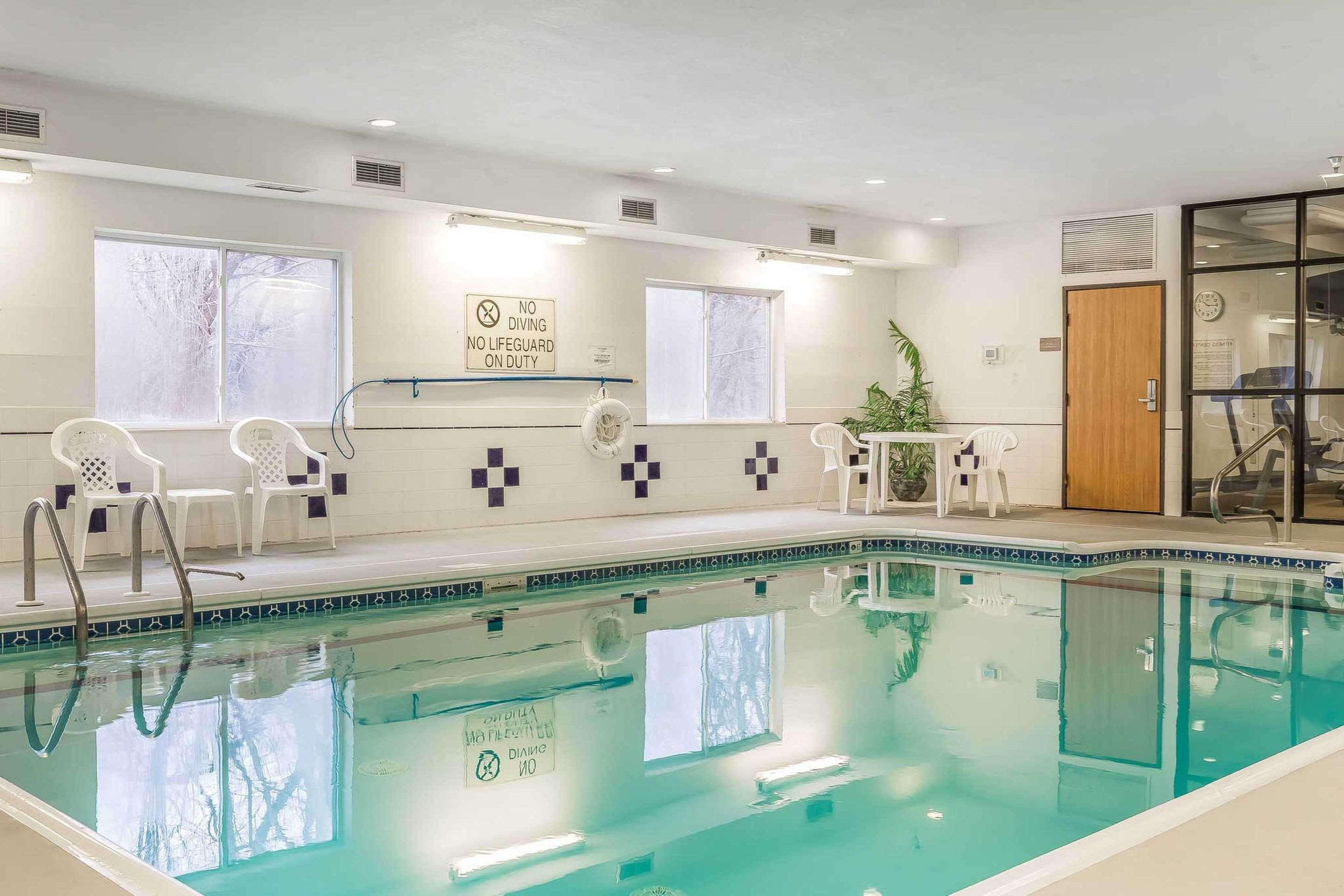 Comfort Inn & Suites East Moline Near I-80 Esterno foto