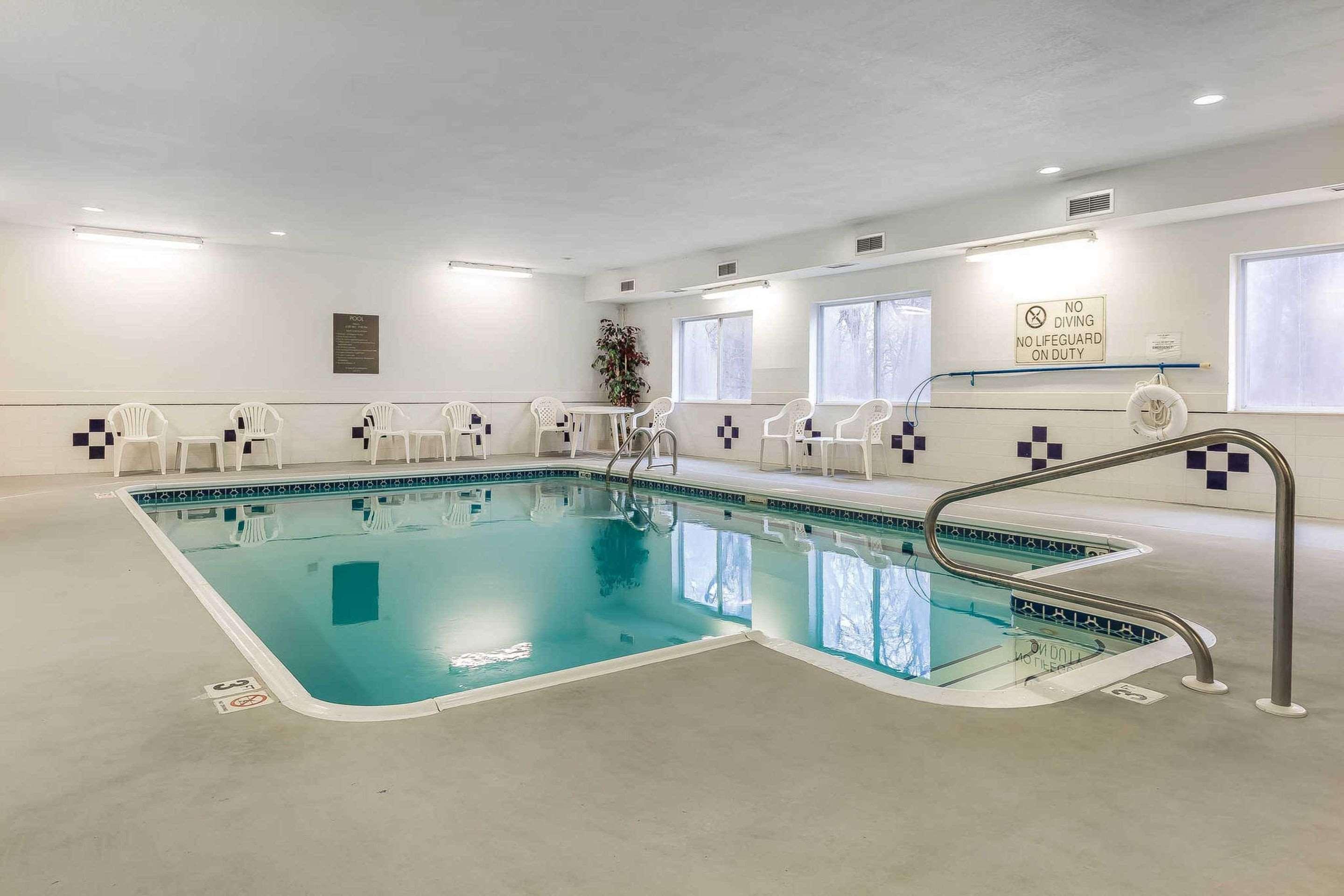 Comfort Inn & Suites East Moline Near I-80 Esterno foto