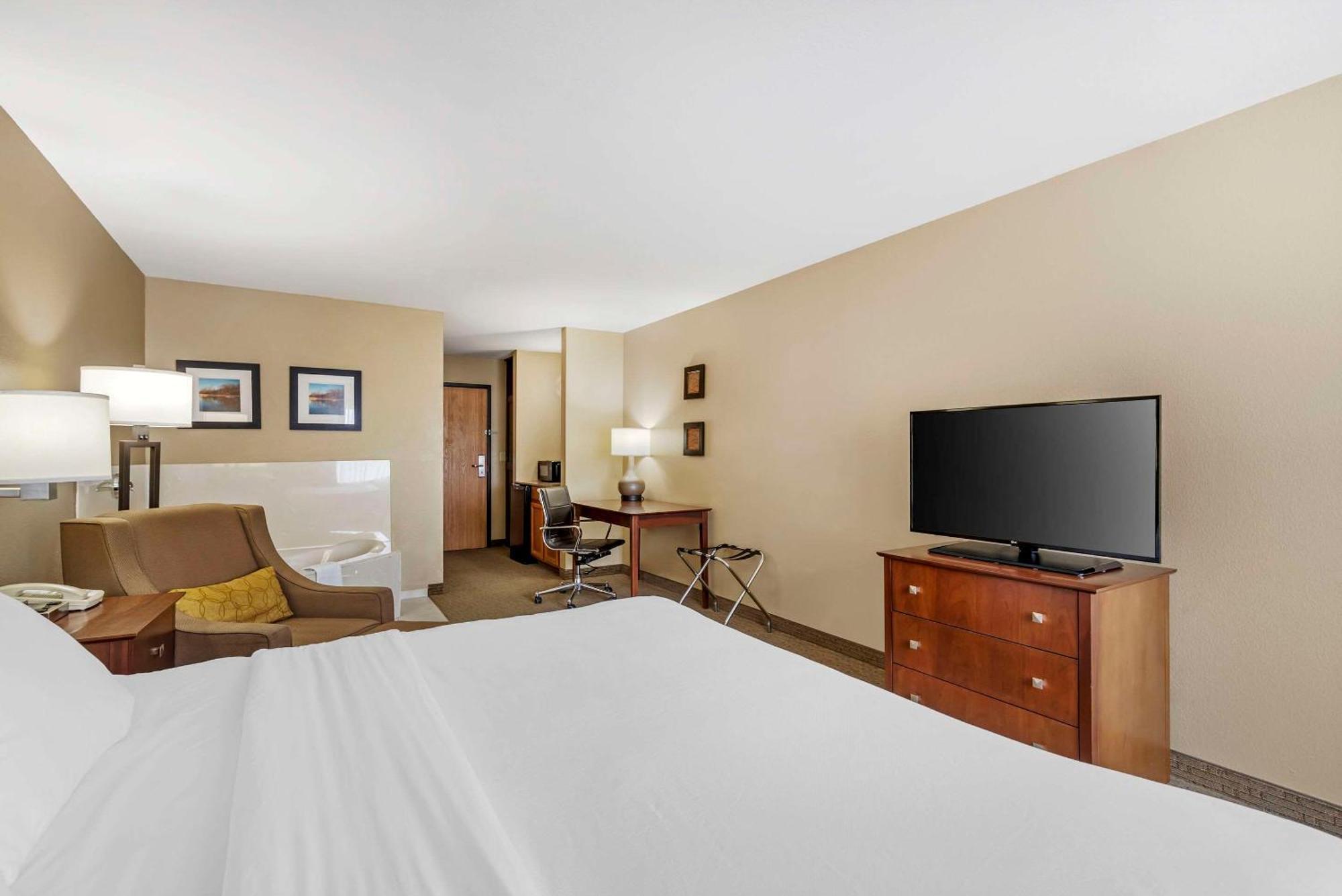 Comfort Inn & Suites East Moline Near I-80 Esterno foto