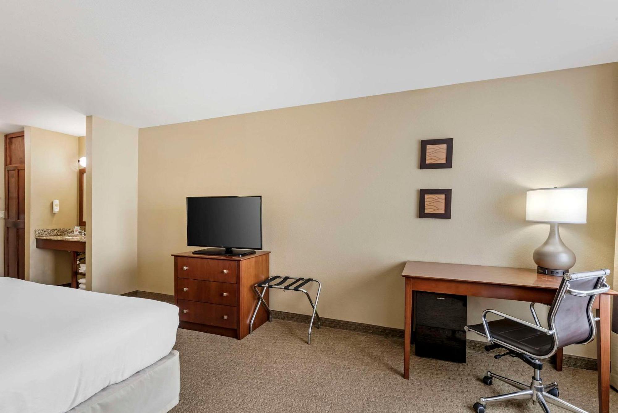 Comfort Inn & Suites East Moline Near I-80 Esterno foto